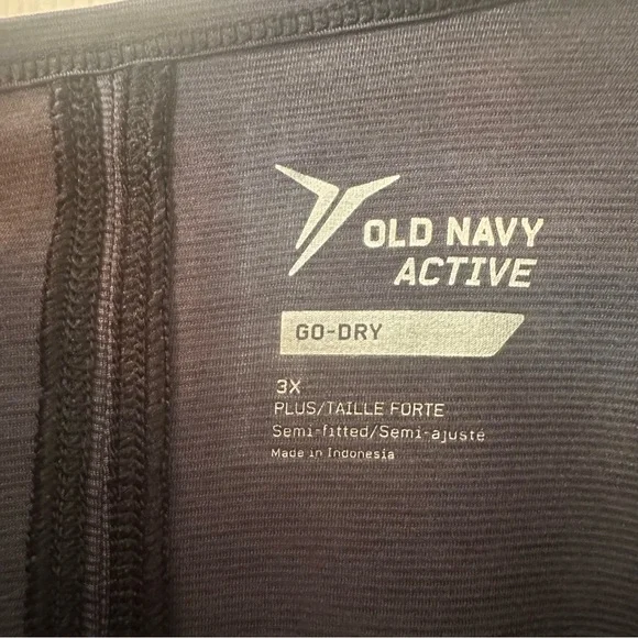 Old Navy Active Go-Dry Athletic Scoop neck Tshirt - Picture 4 of 8